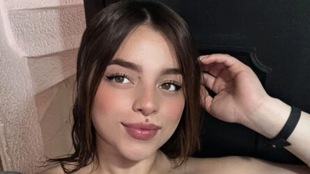 Starte eine Liveshow mit DakotaJaimes
