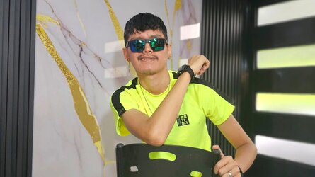 Starte eine Liveshow mit RayanStar