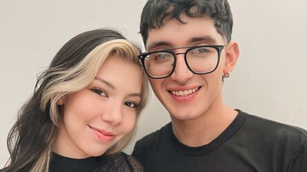 Starte eine Liveshow mit ValeriaandTomas